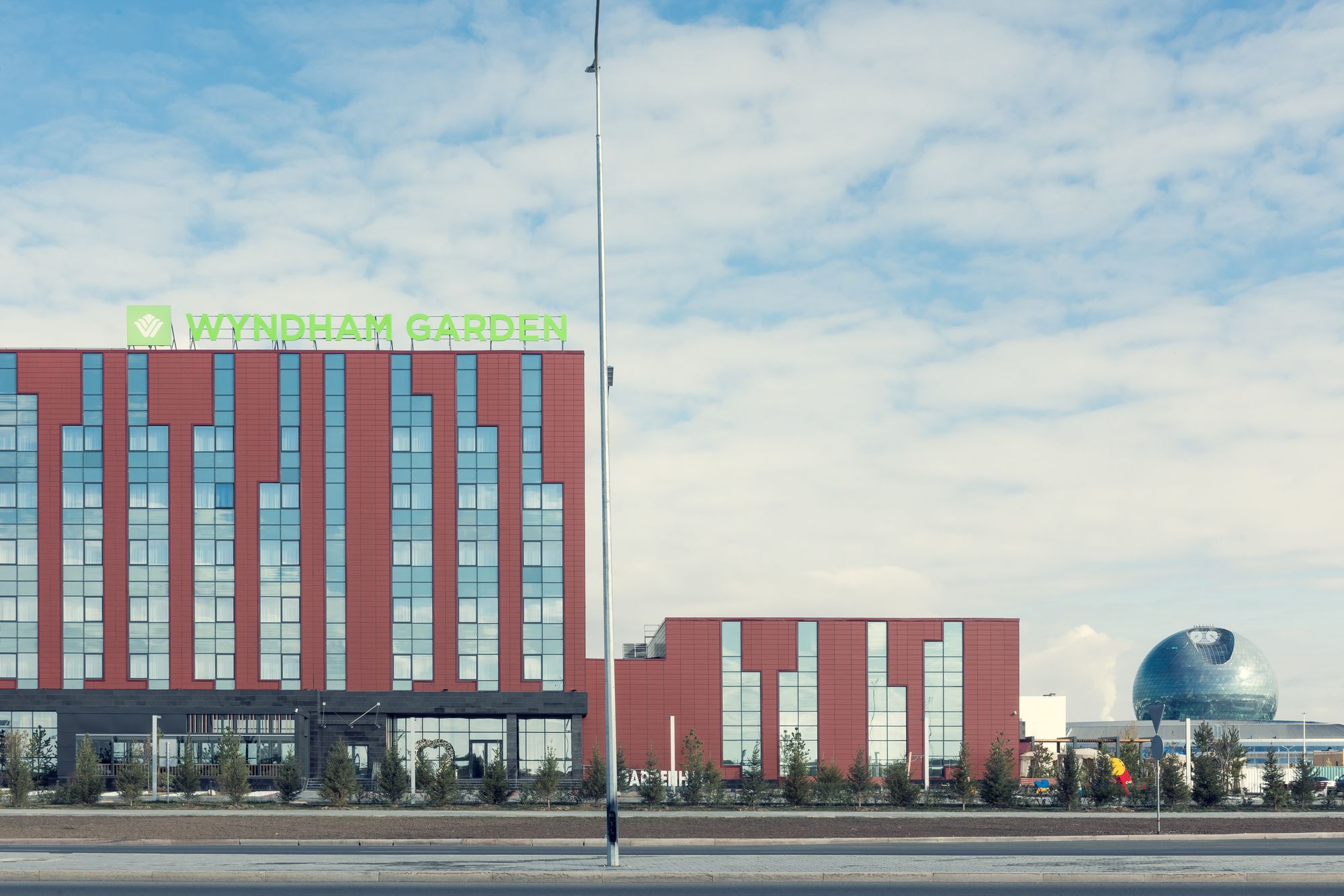 Wyndham Garden Astana Hotel Bagian luar foto